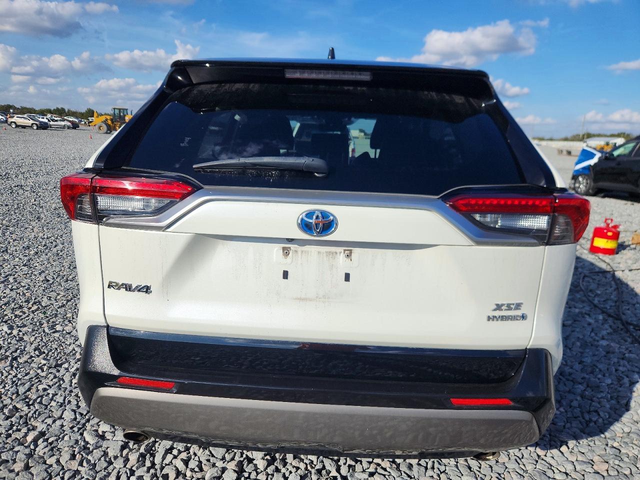 2022 Toyota Rav4 Hybrid Xse - Image 6