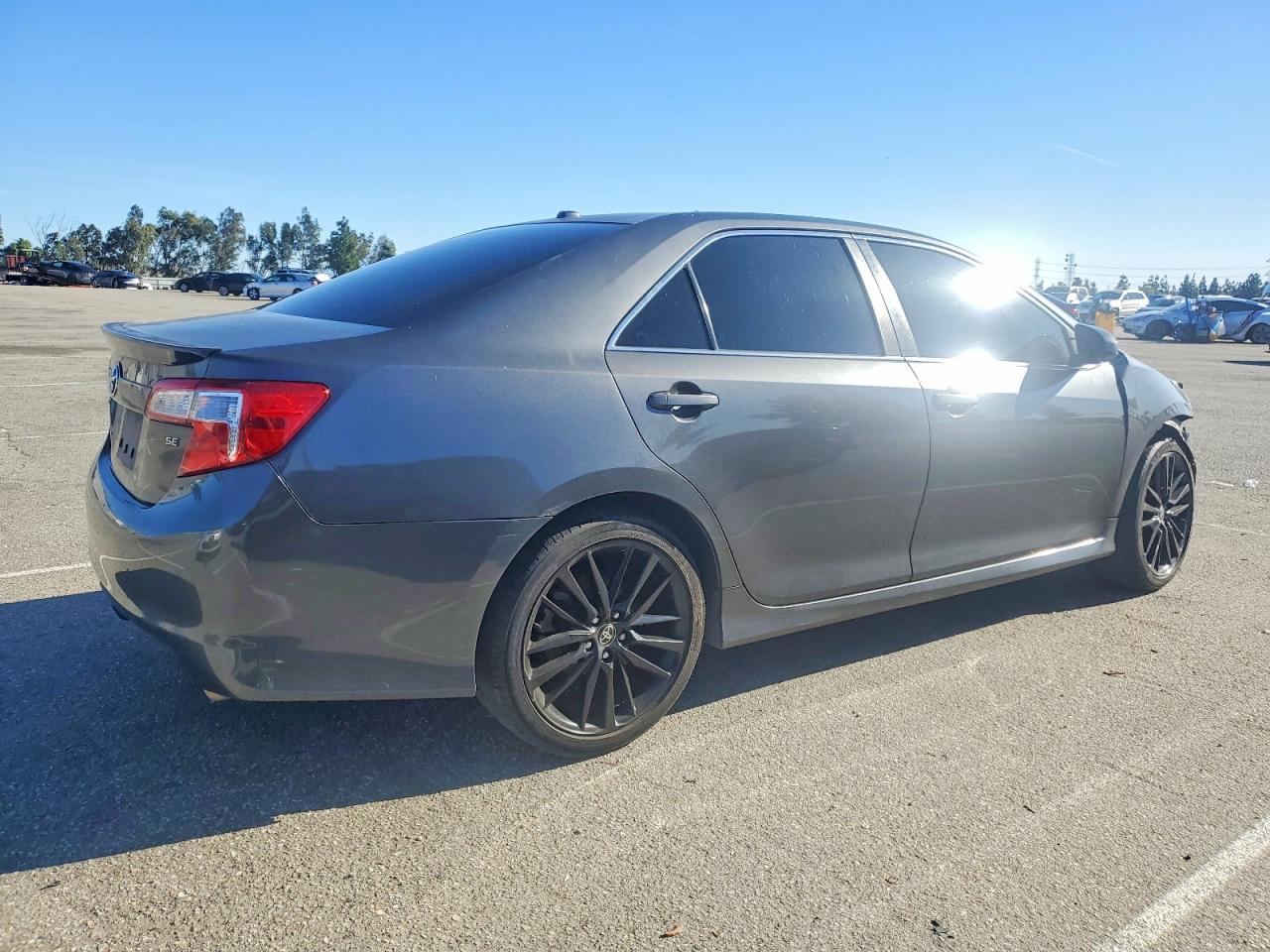 2012 Toyota Camry Se - Image 3