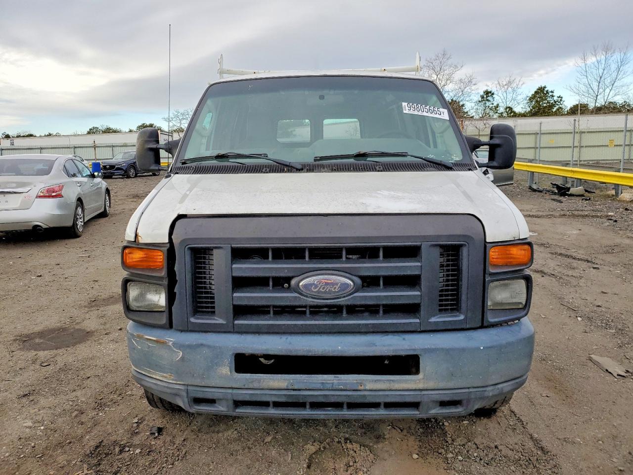 2010 Ford Econoline E250 Van - Image 5