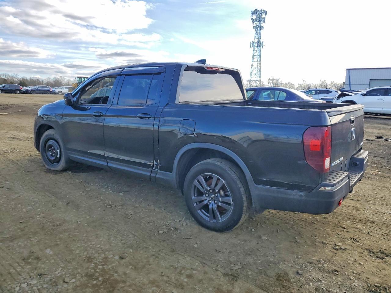 2017 Honda Ridgeline Sport - Фото 2