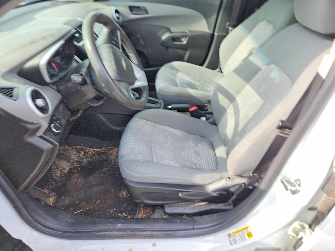 2017 Chevrolet Sonic Ls - Image 7