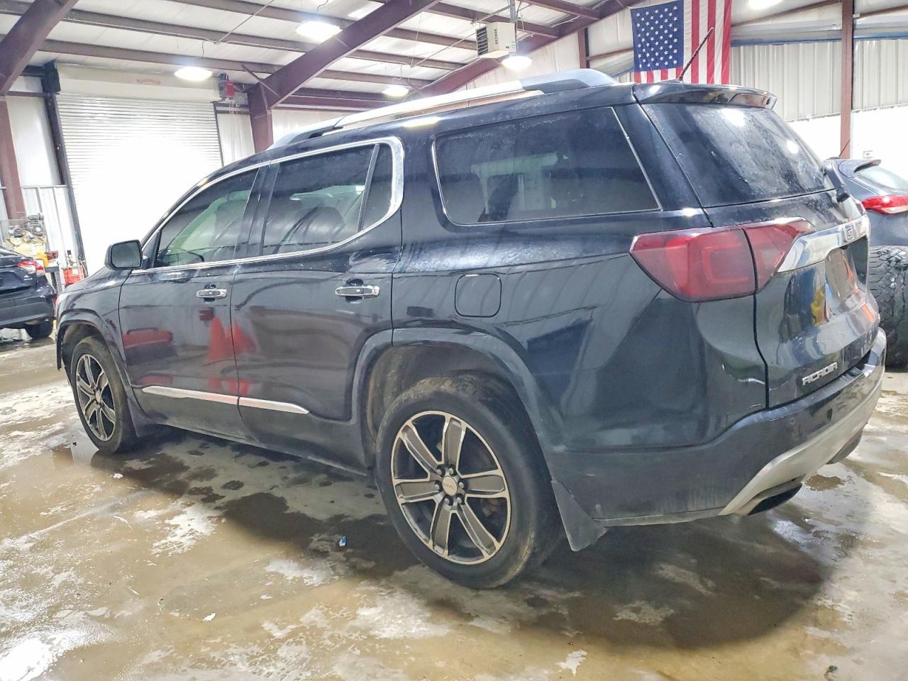 2017 GMC Acadia Denali - Фото 2