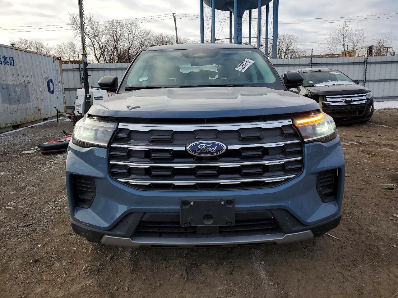 2025 Ford Explorer Active - Image 5
