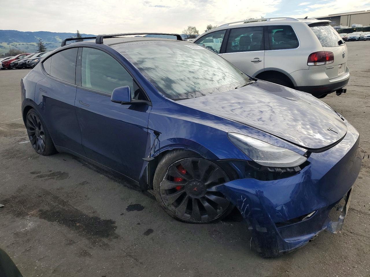 2023 Tesla Model Y - Фото 4
