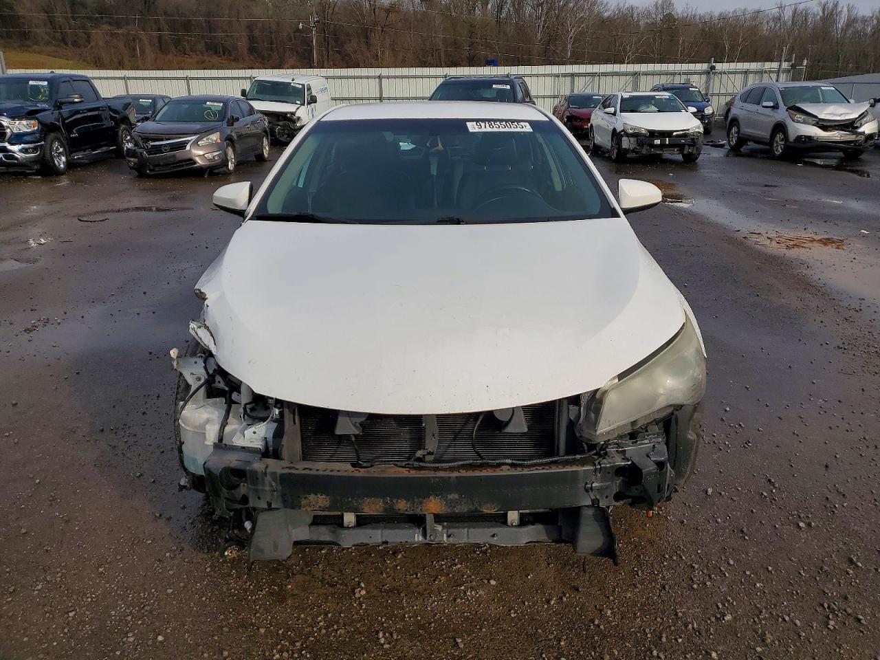 2015 Toyota Camry Le - Image 5