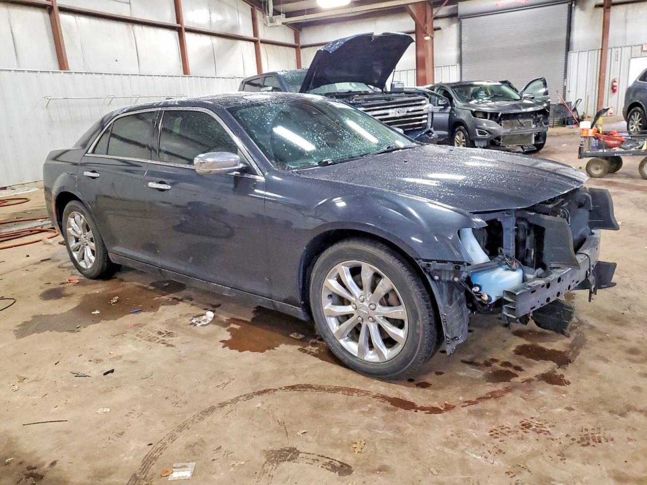 2017 Chrysler 300C - Фото 4