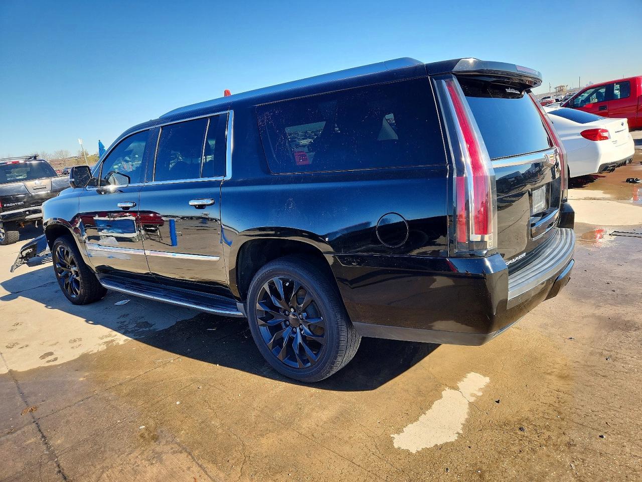 2016 Cadillac Escalade Esv Luxury - Image 2