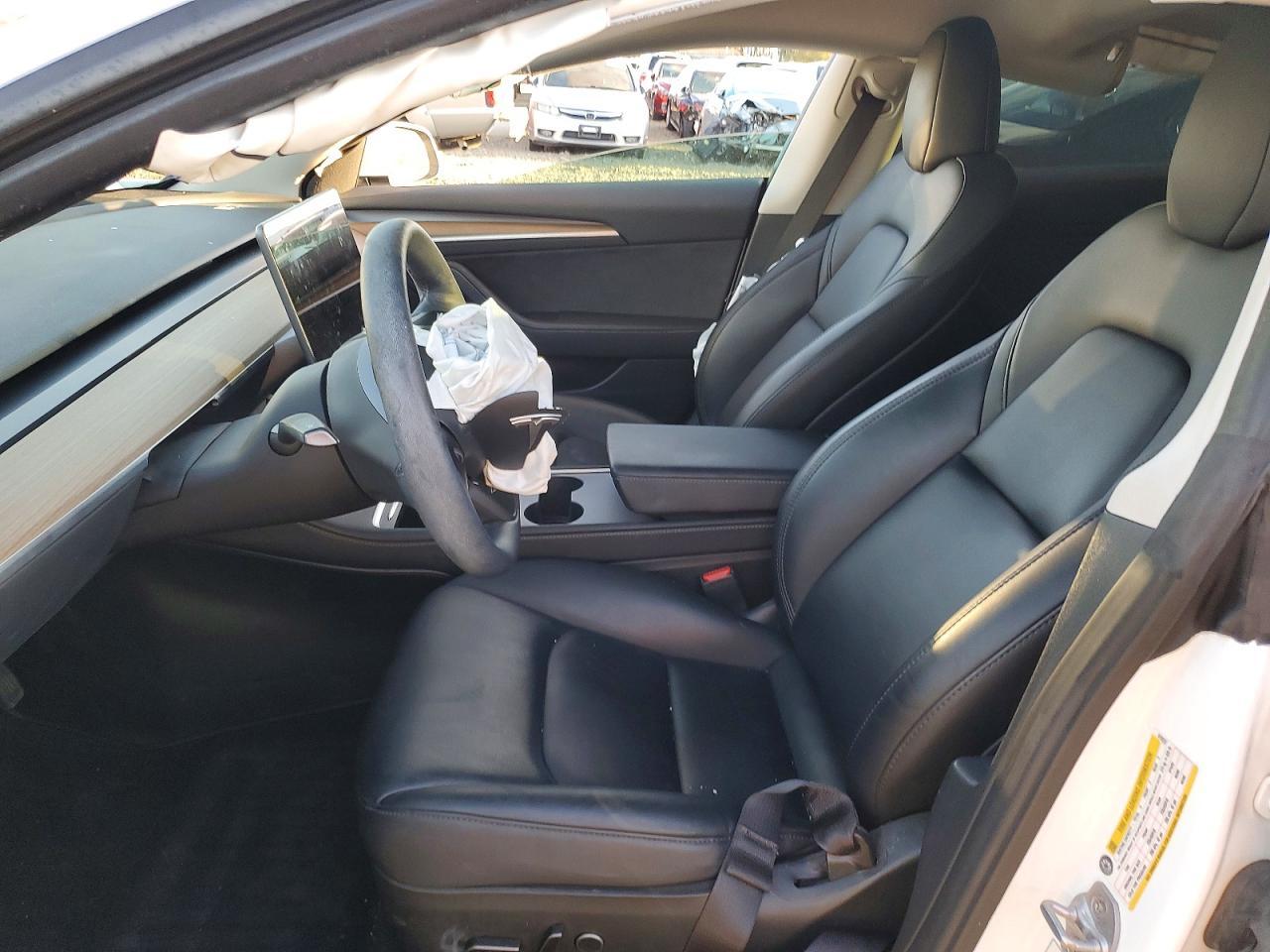 2023 Tesla Model 3 - Image 7