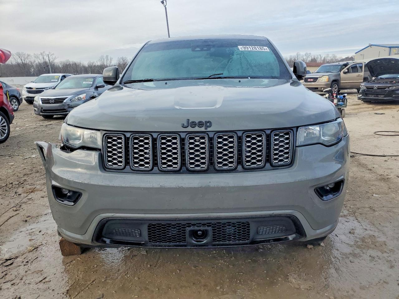 2020 Jeep Grand Cherokee Laredo - Image 5