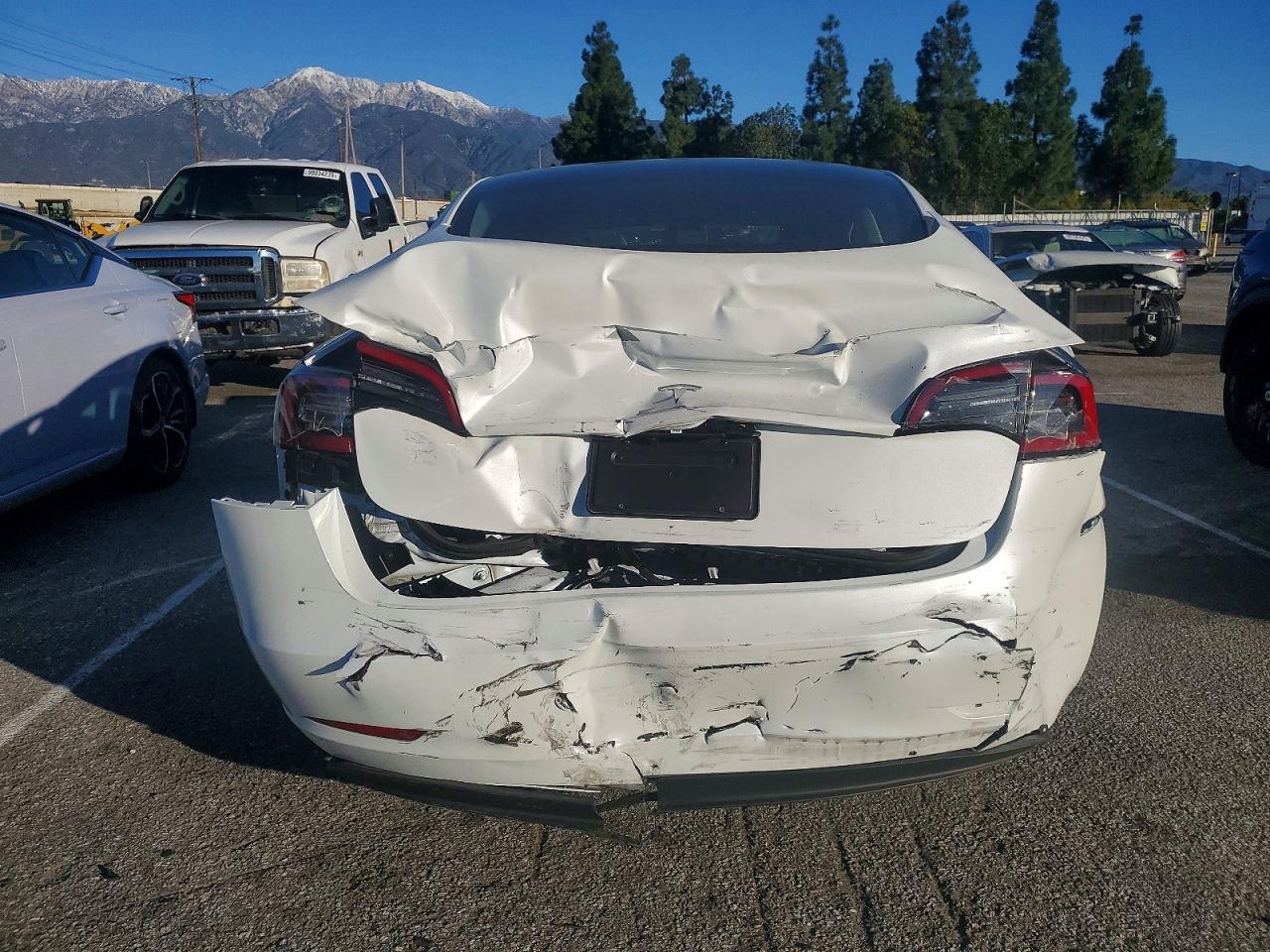 2023 Tesla Model 3 - Фото 6