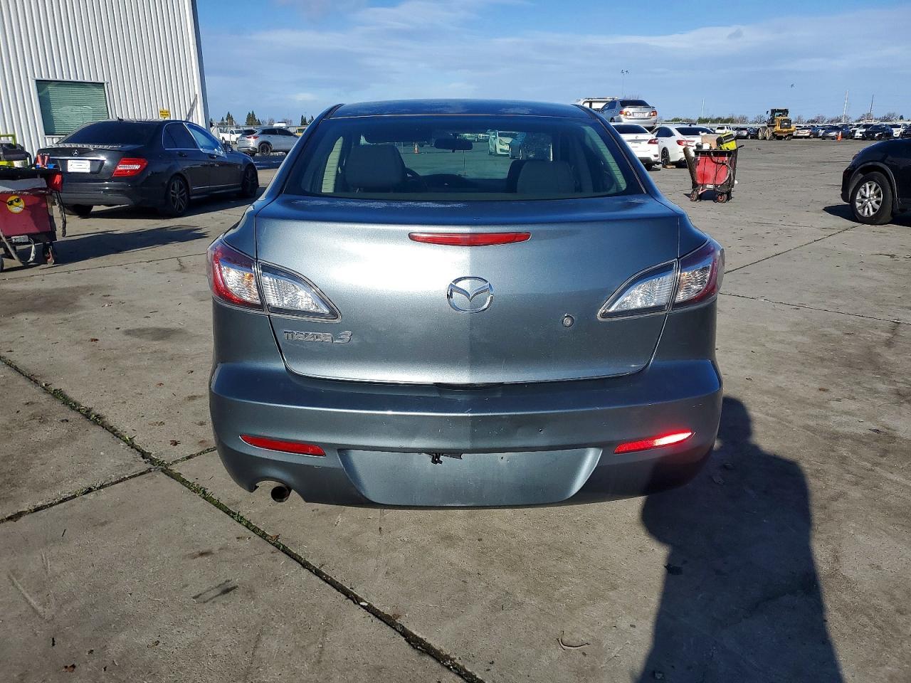 2013 Mazda 3 I - Image 6