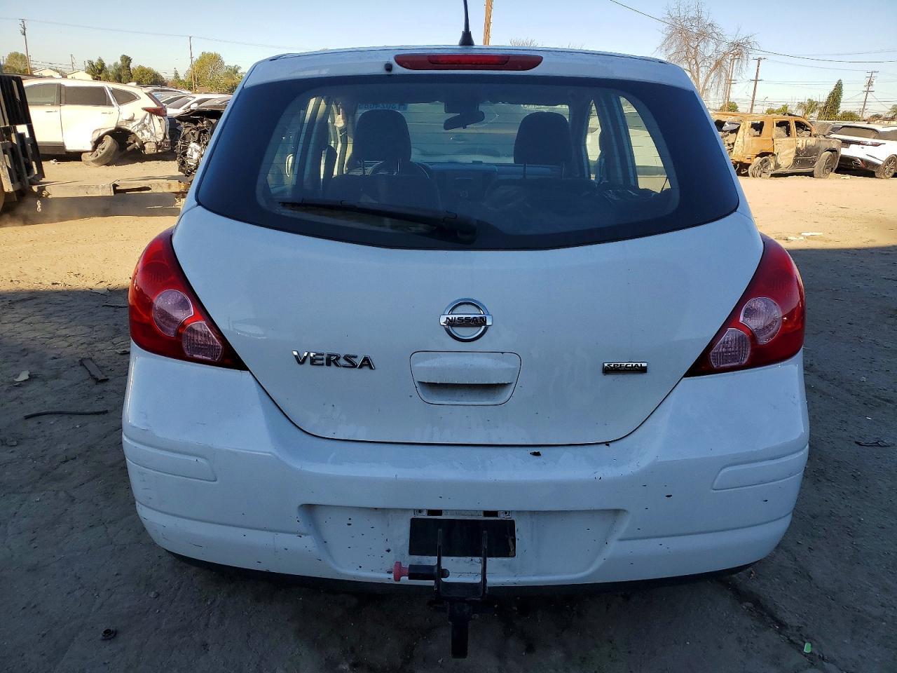 2012 Nissan Versa S - Фото 6