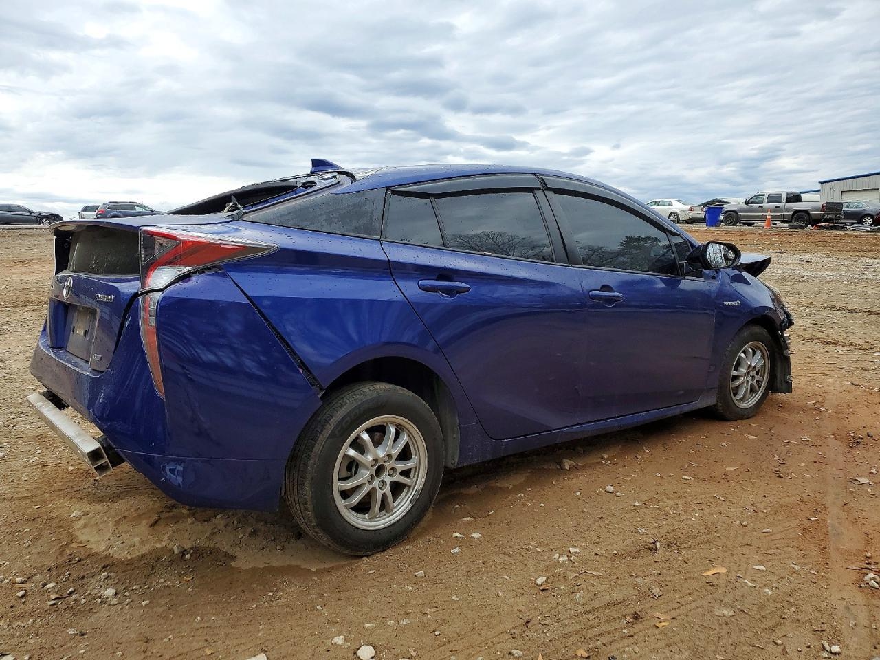 2016 Toyota Prius - Image 3