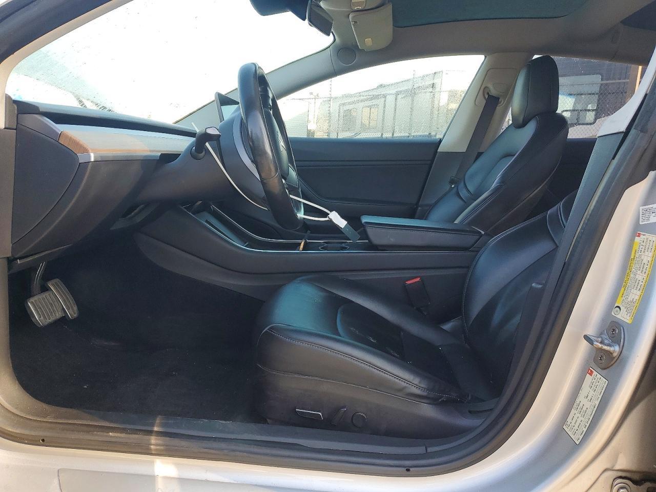 2018 Tesla Model 3 - Фото 7