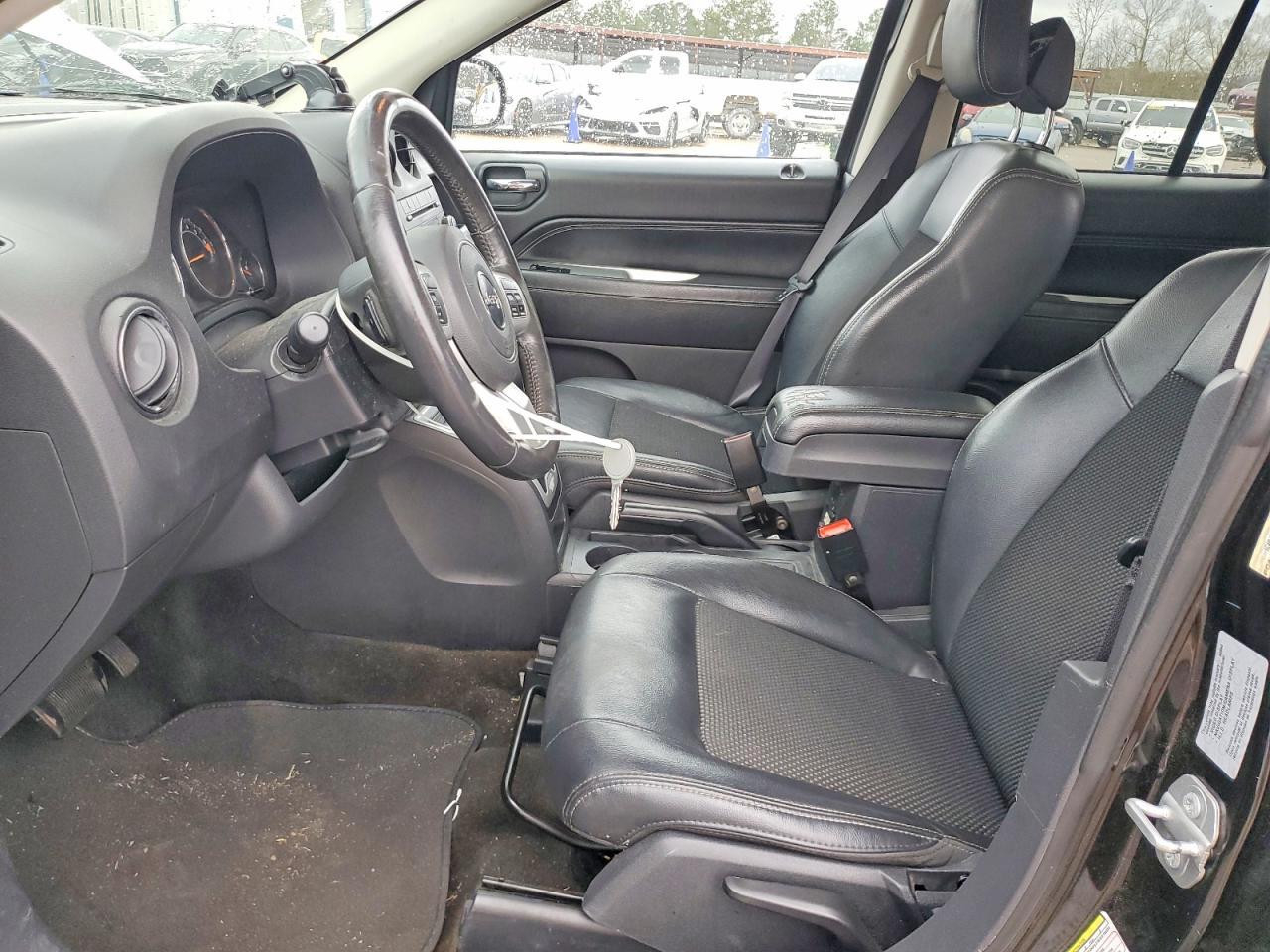 2017 Jeep Compass Latitude - Image 7