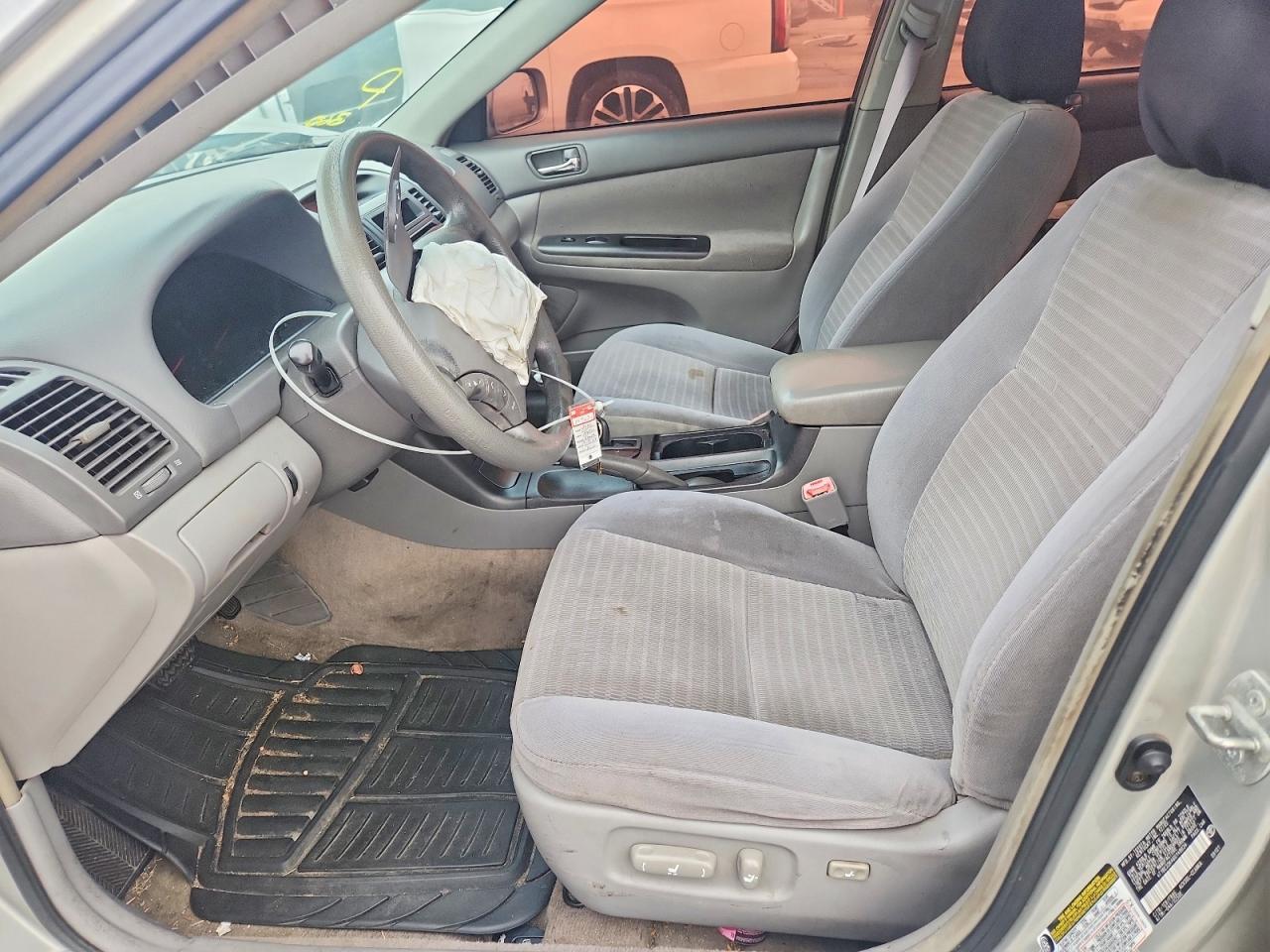 2006 Toyota Camry Le - Image 7