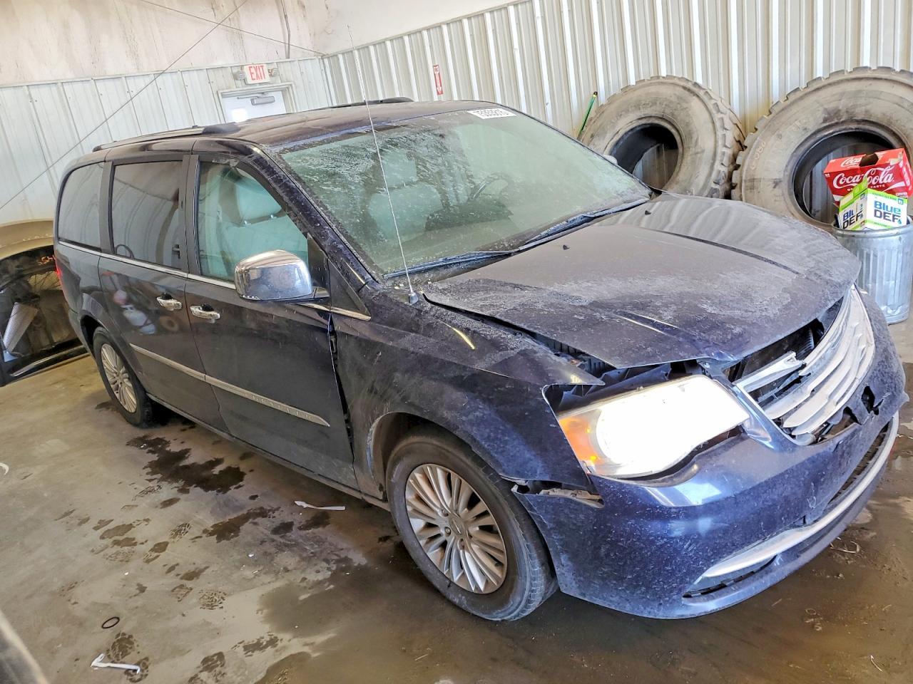 2013 Chrysler Town & Country Limited - Image 4