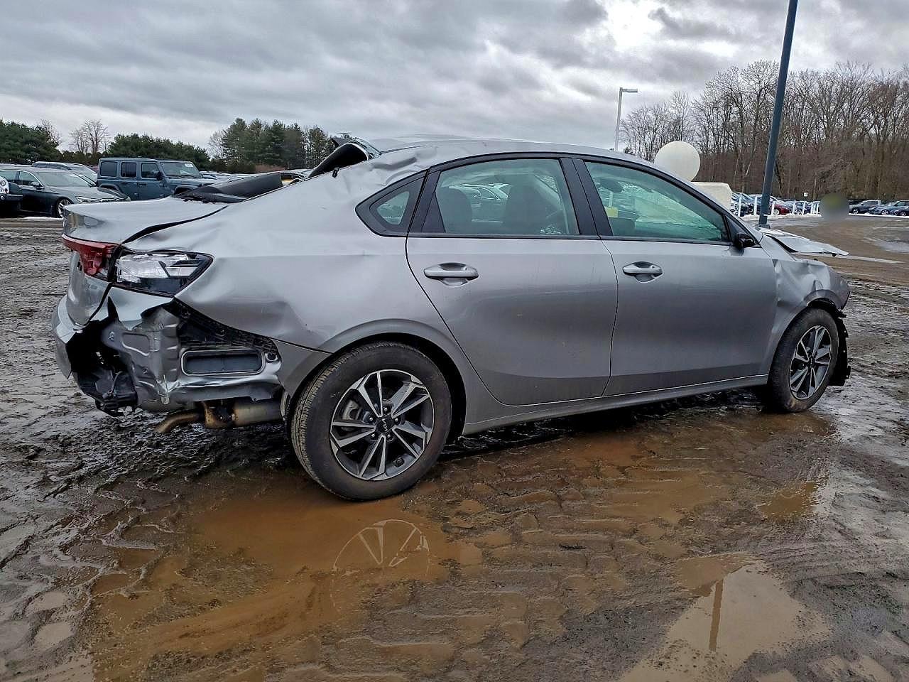 2023 Kia Forte Lxs - Фото 3