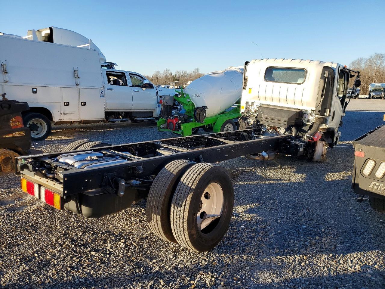 2025 Isuzu Npr Hd Truck Cab And Chassis - Фото 3