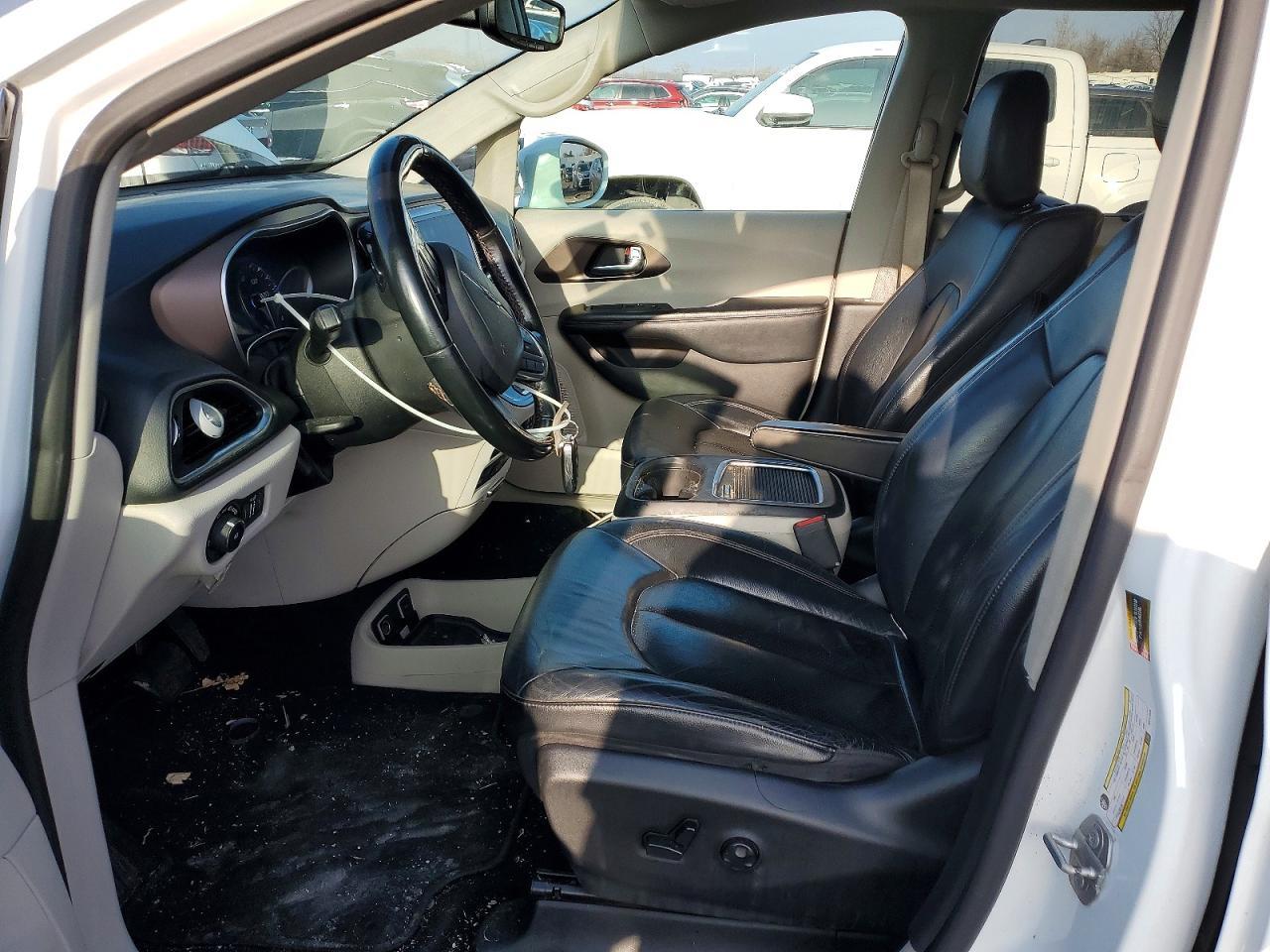 2019 Chrysler Pacifica Touring L Plus - Image 7
