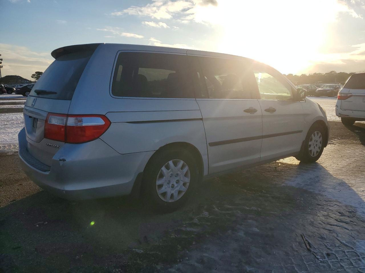 2005 Honda Odyssey Lx - Фото 3