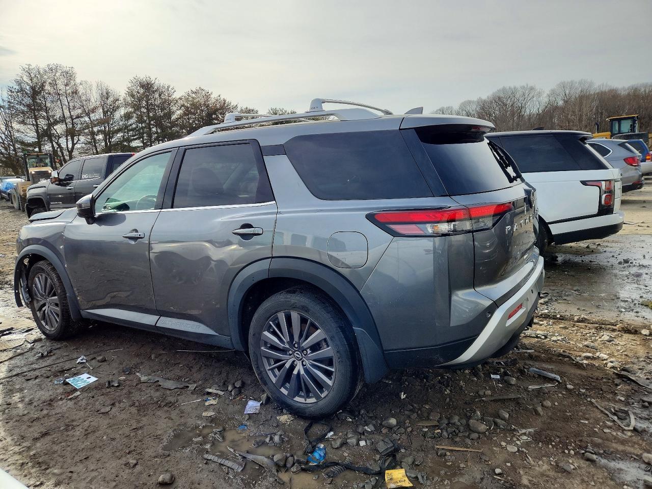 2022 Nissan Pathfinder Sl - Фото 2