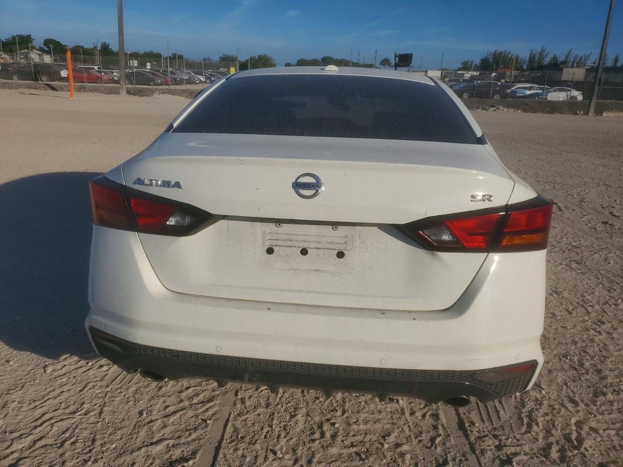 2021 Nissan Altima Sr - Фото 6