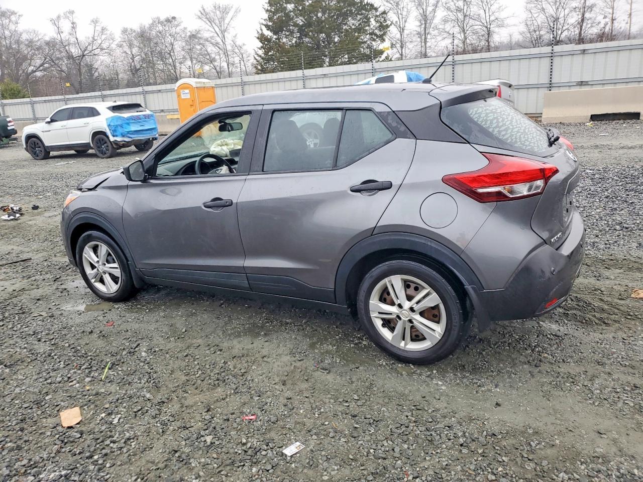 2020 Nissan Kicks S - Фото 2