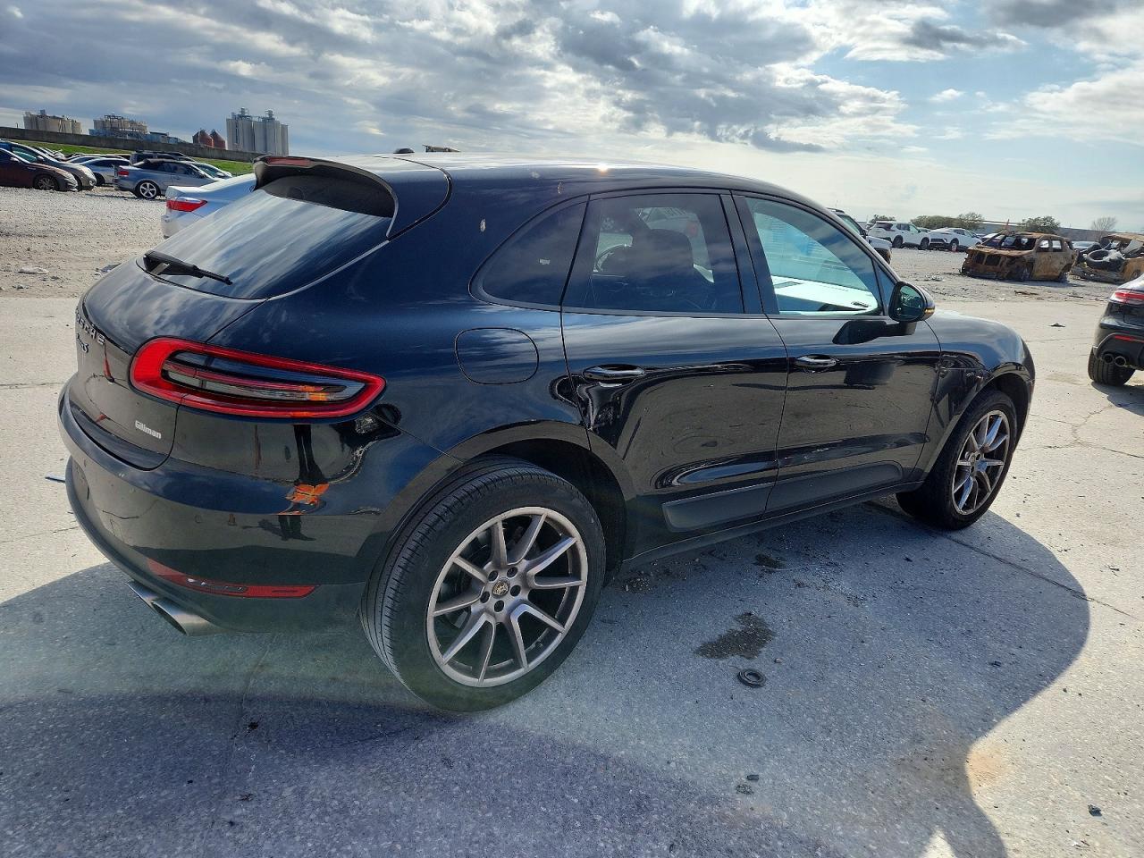 2015 Porsche Macan S - Image 3