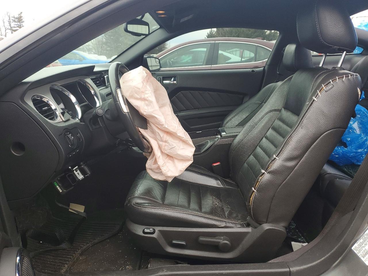 2011 Ford Mustang - Image 7