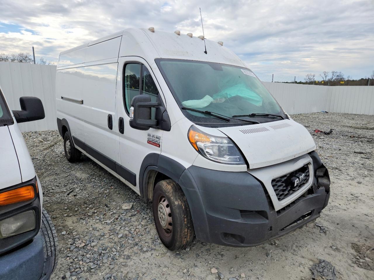 2021 Ram Promaster 2500 Delivery Van - Фото 4