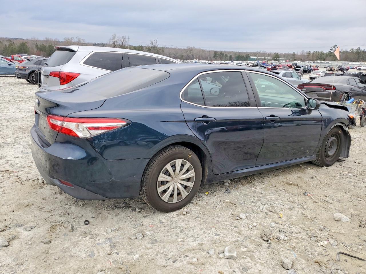 2018 Toyota Camry L - Image 3