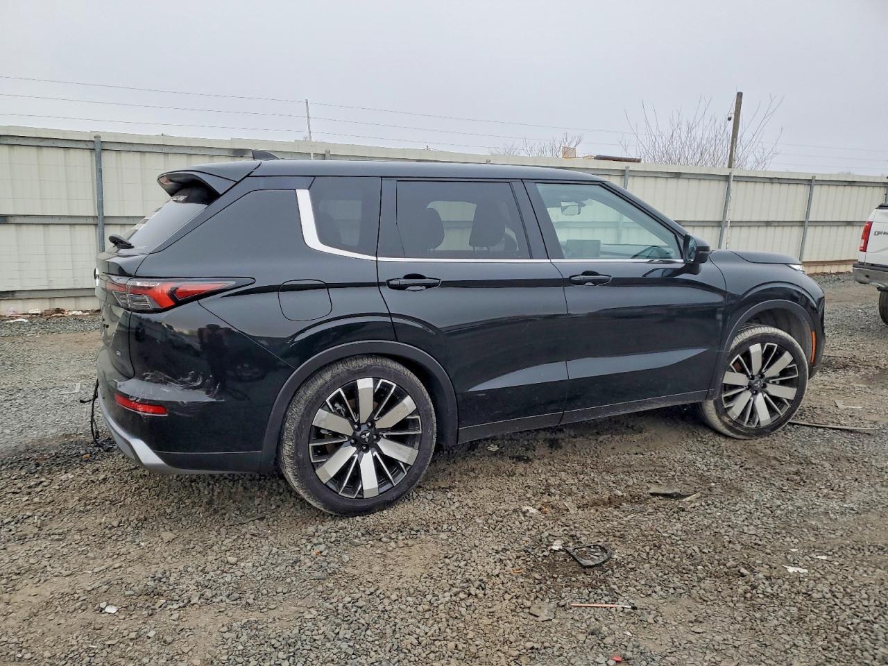 2025 Mitsubishi Outlander Se - Фото 3