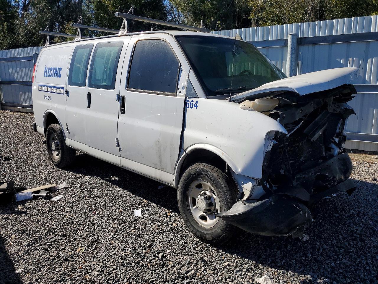2018 Chevrolet Express G2500 Delivery Van - Фото 4
