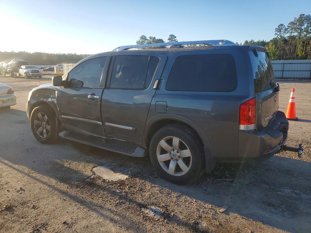 2012 Nissan Armada Sv - Image 2
