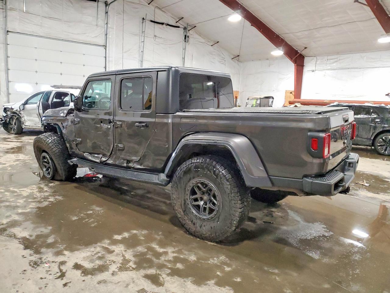 2021 Jeep Gladiator Sport - Фото 2