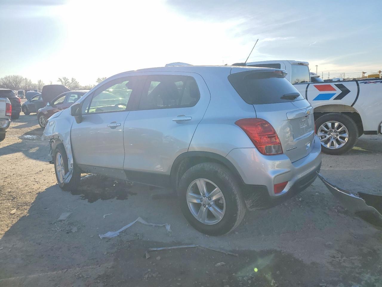 2018 Chev Trax Ls - Фото 2