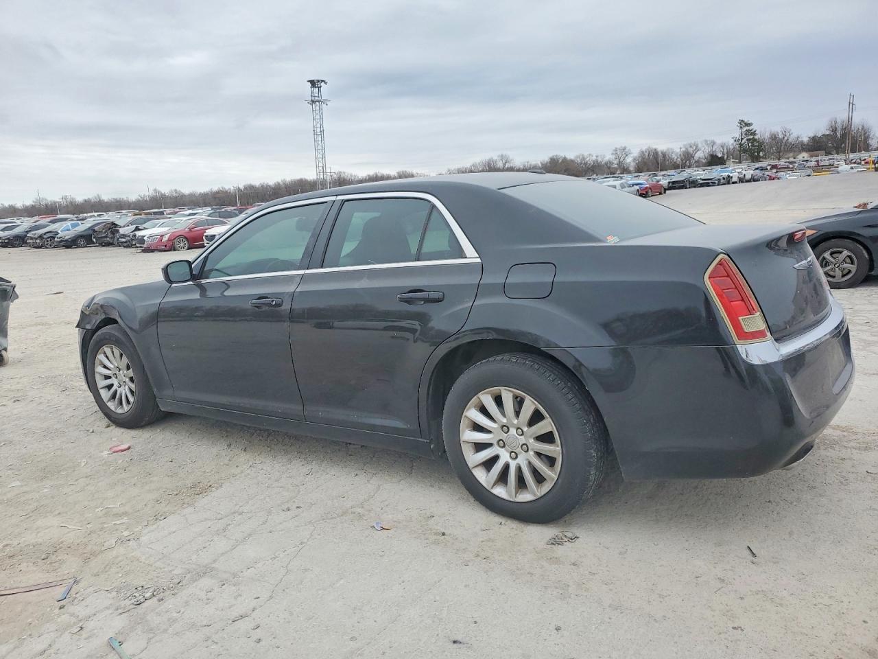 2013 Chrysler 300 - Фото 2