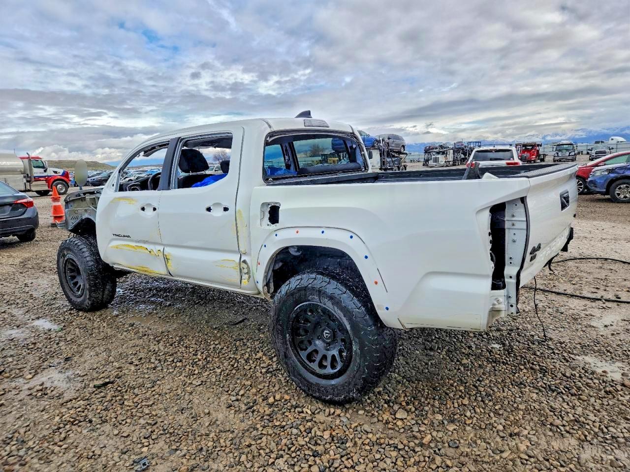 2023 Toyota Tacoma Double Cab - Фото 2