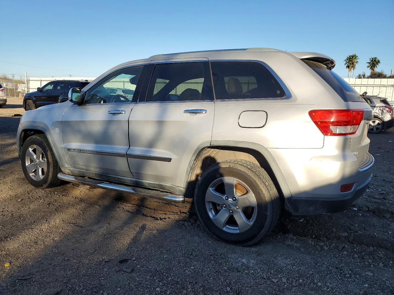 2012 Jeep Grand Cherokee Limited - Image 3