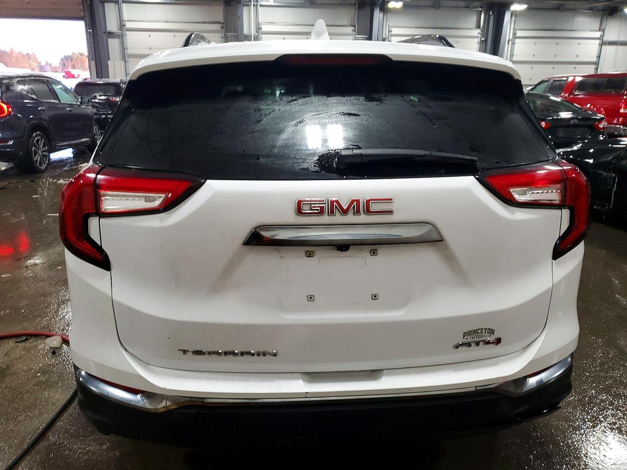2022 GMC Terrain At4 - Image 6