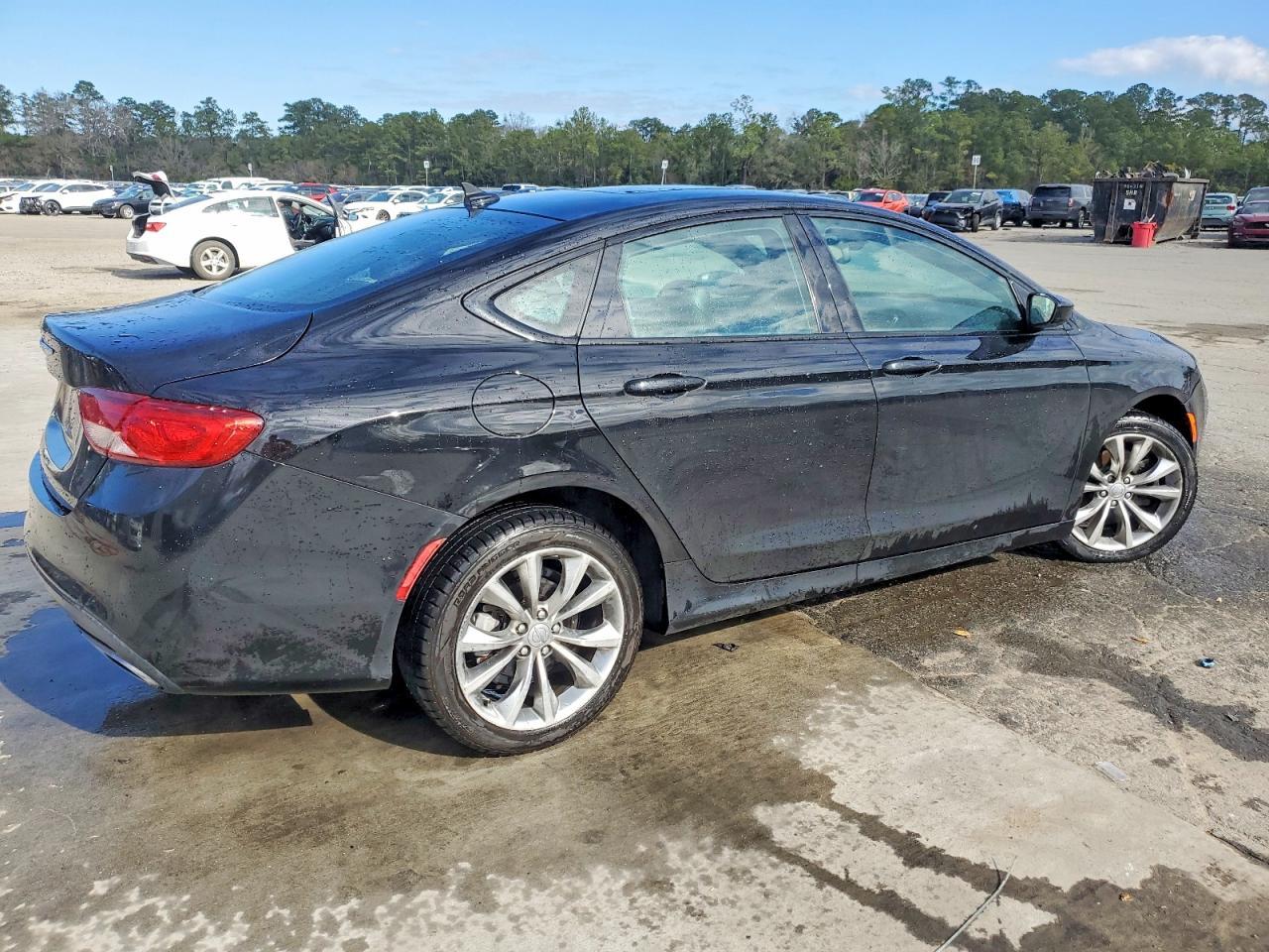 2015 Chrysler 200 S - Фото 3