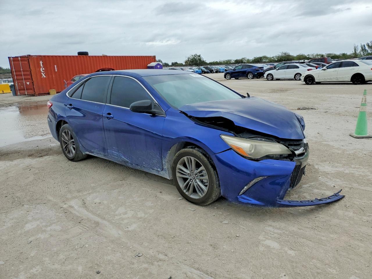 2015 Toyota Camry Le - Image 4