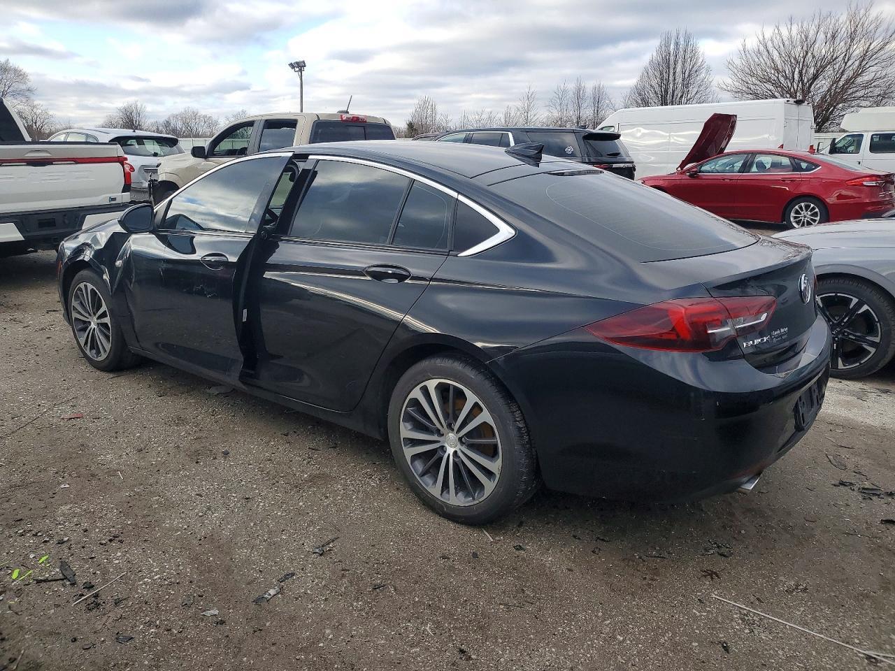 2018 Buick Regal Essence - Фото 2