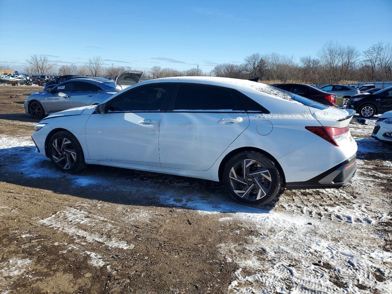 2025 Hyundai Elantra Sel Sport - Image 2