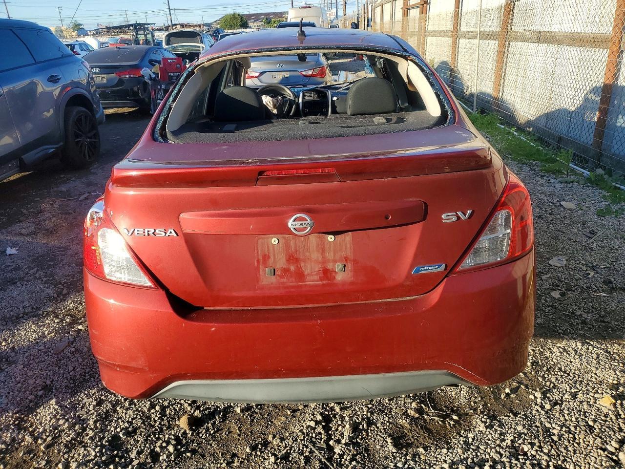 2016 Nissan Versa S - Фото 6