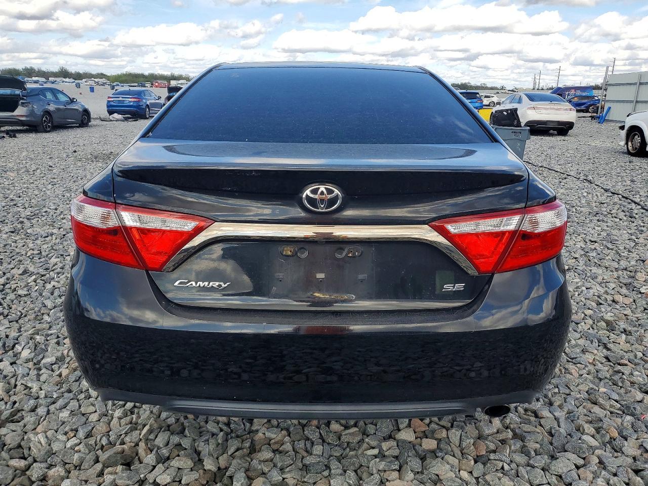 2016 Toyota Camry Le - Фото 6