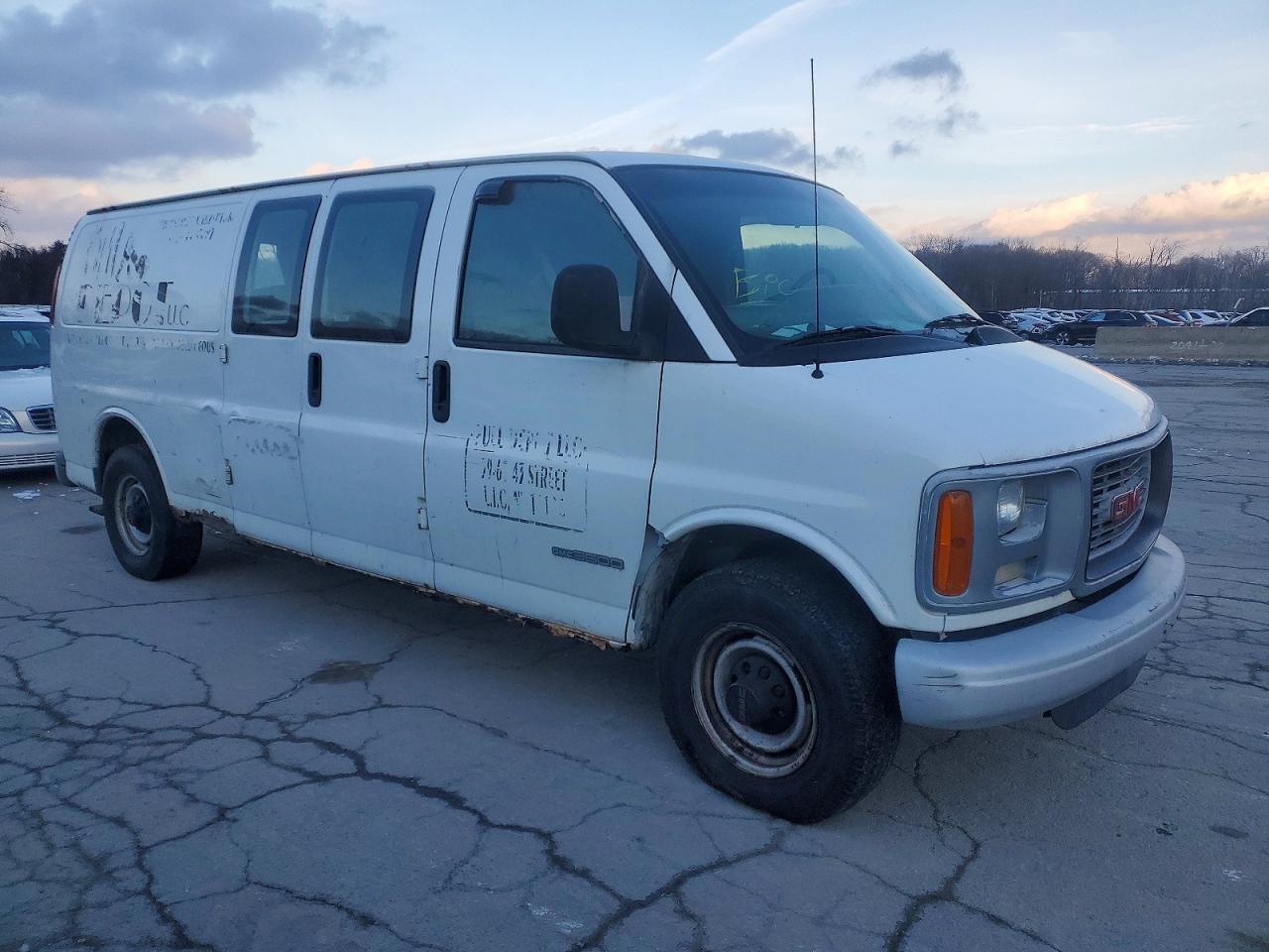 2001 GMC Savana 3500 Delivery Van - Фото 4