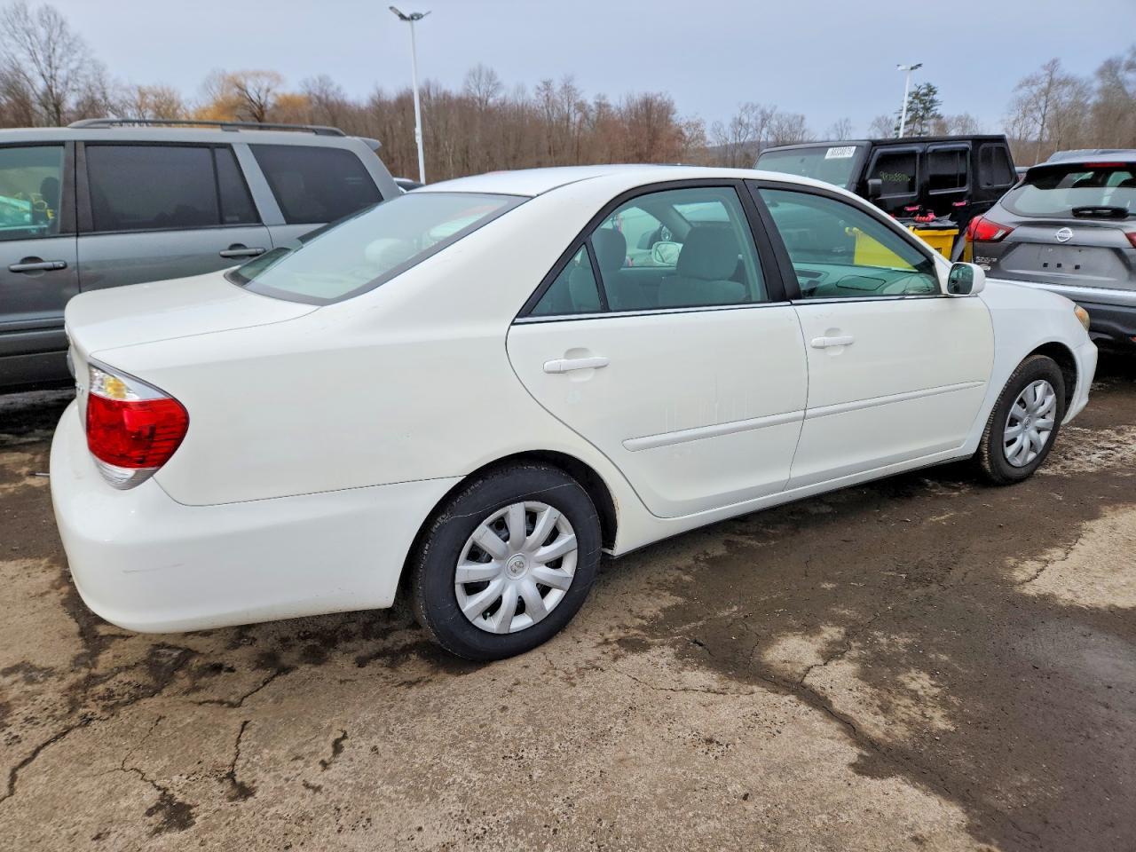 2005 Toyota Camry Le - Фото 3