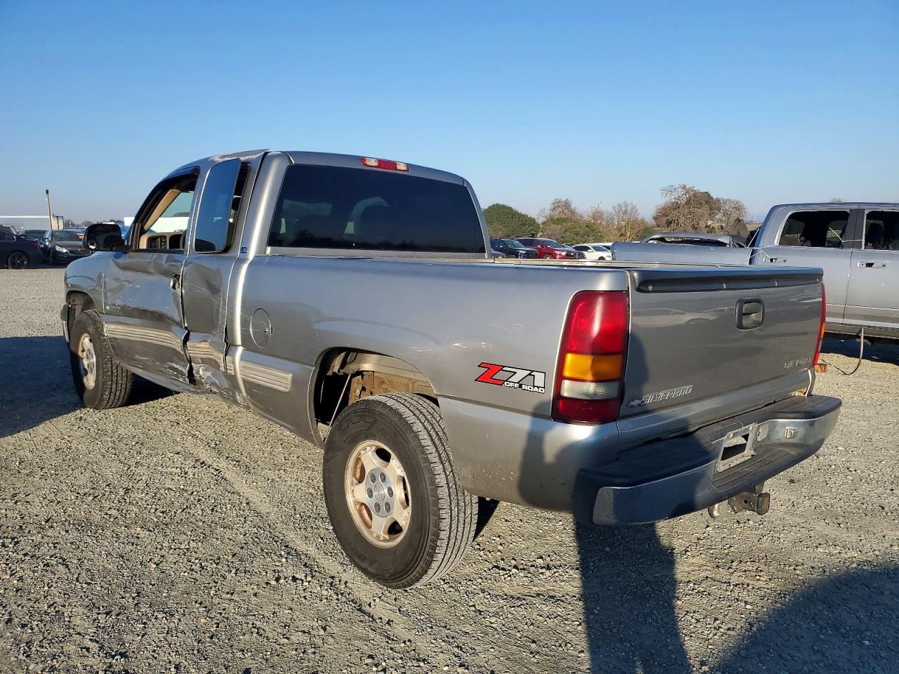 2001 Chevrolet Silverado K1500 - Image 2